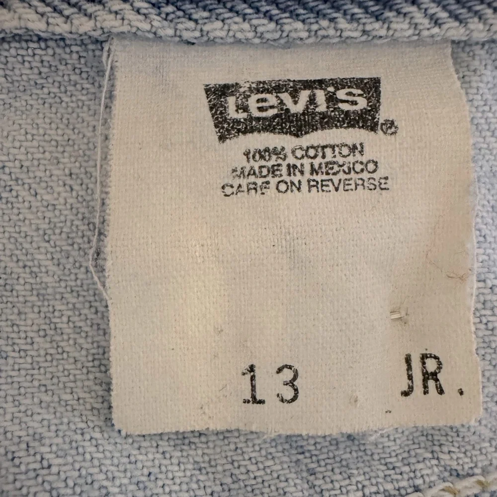 Vintage Levi’s Button-Fly Denim‎ Shorts Light Wash Y2K Cutoffs all-cotton 13 jr